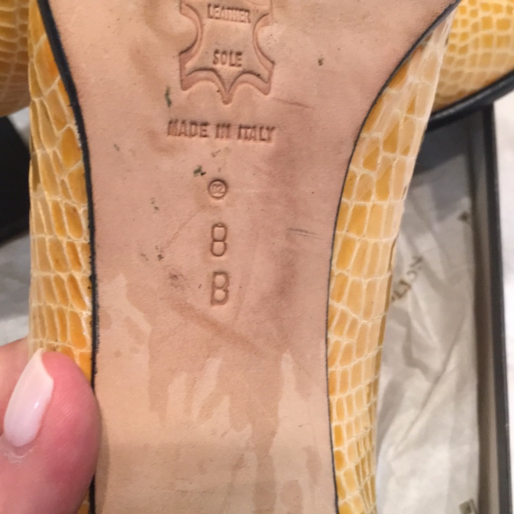 Shoes - Picture 5 of 7